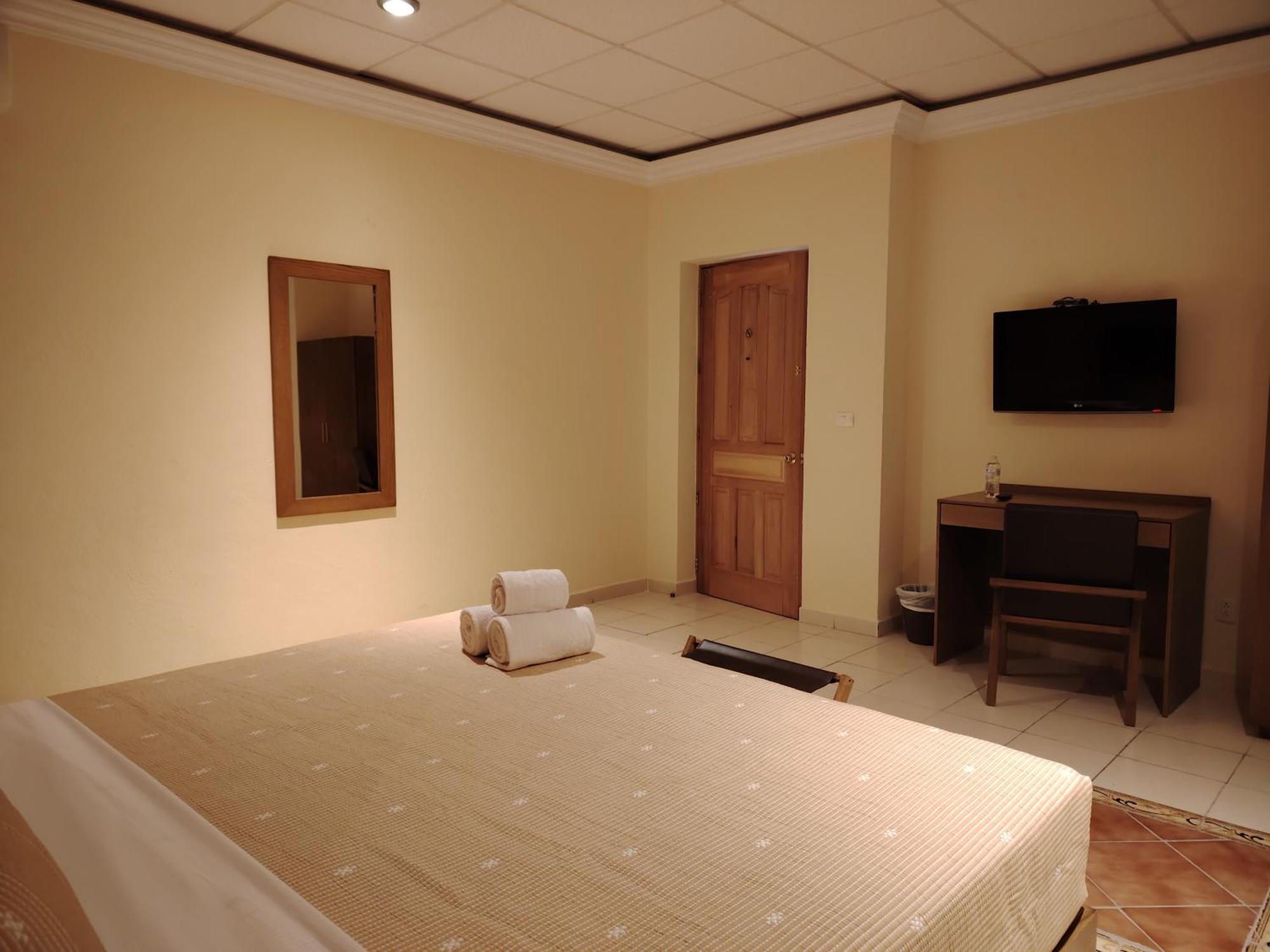 Hotel Meson Mariano Matamoros Керетаро Экстерьер фото
