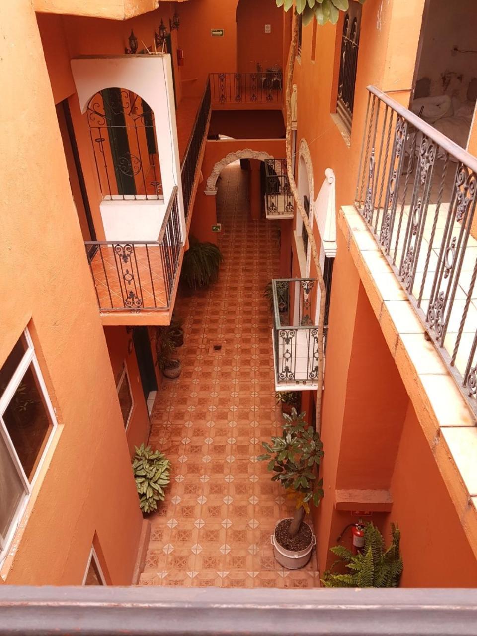 Hotel Meson Mariano Matamoros Керетаро Экстерьер фото